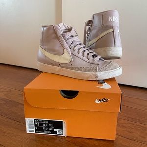 nike women's blazer mid 77 sneaker violet 7.5
